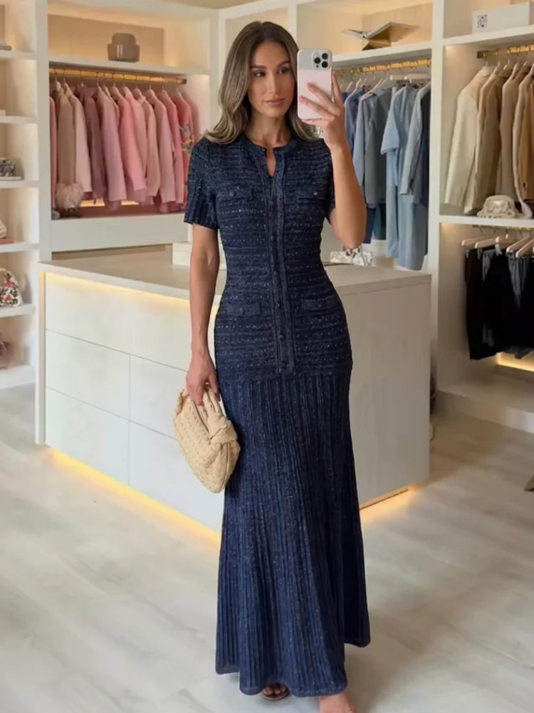 Ingrid | Kortärmad paljettklänning med knappar framtill, veckad midiklänning - Elegant aftonklänning