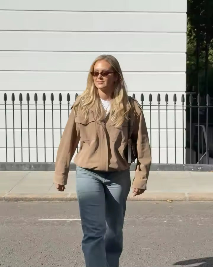 Veronica | Jacka med stående krage, dragkedja och fickor framtill - Urban Outerwear