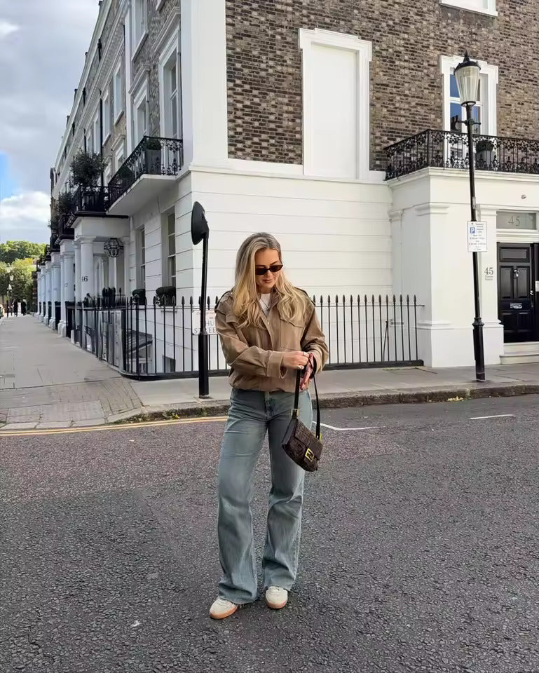 Veronica | Jacka med stående krage, dragkedja och fickor framtill - Urban Outerwear