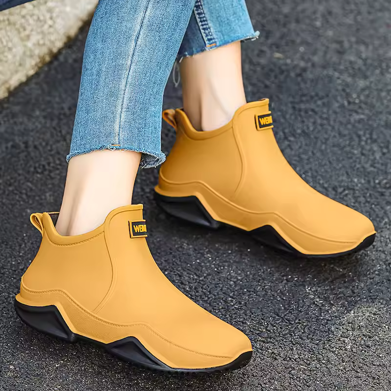 Charlotte | Vattentäta slip-on regnstövlar - vädersäkra utomhusskor