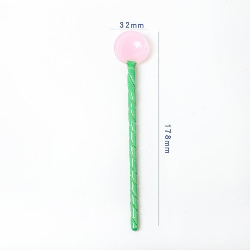 Färgglada cocktailrörare i glas – Retro godisinspirerade återanvändbara bartillbehör